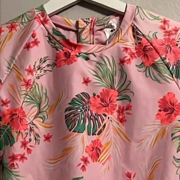 🩱Art Class Girls One Piece Pink Floral Rashguard Swimsuit size 14/16 pool - Picture 3 of 11